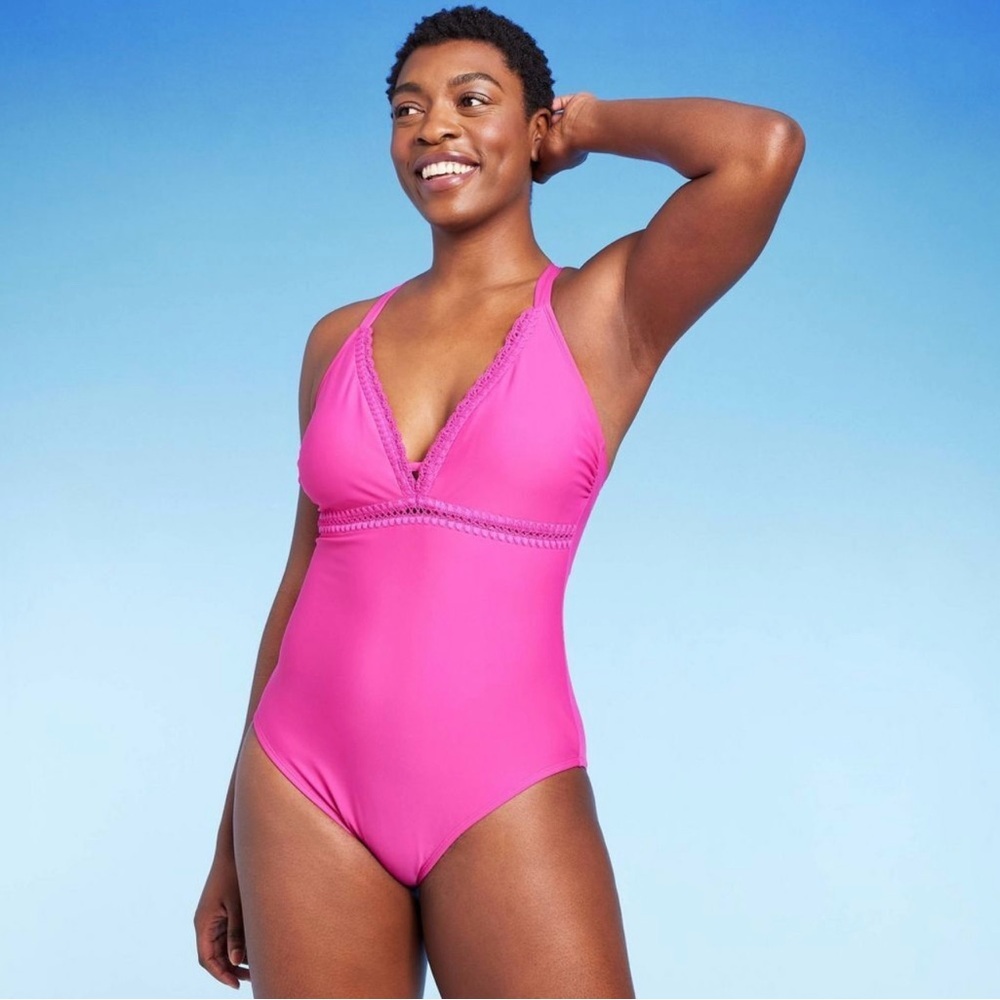Kona Sol Women’s One Piece Crochet Shell Stitch Swimsuit NWT